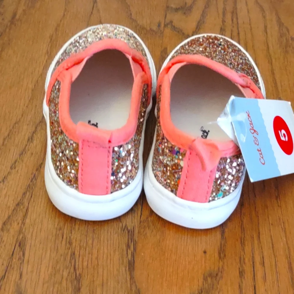 NWT Girls Infant Sneakers Size 5 - Cat and Jack